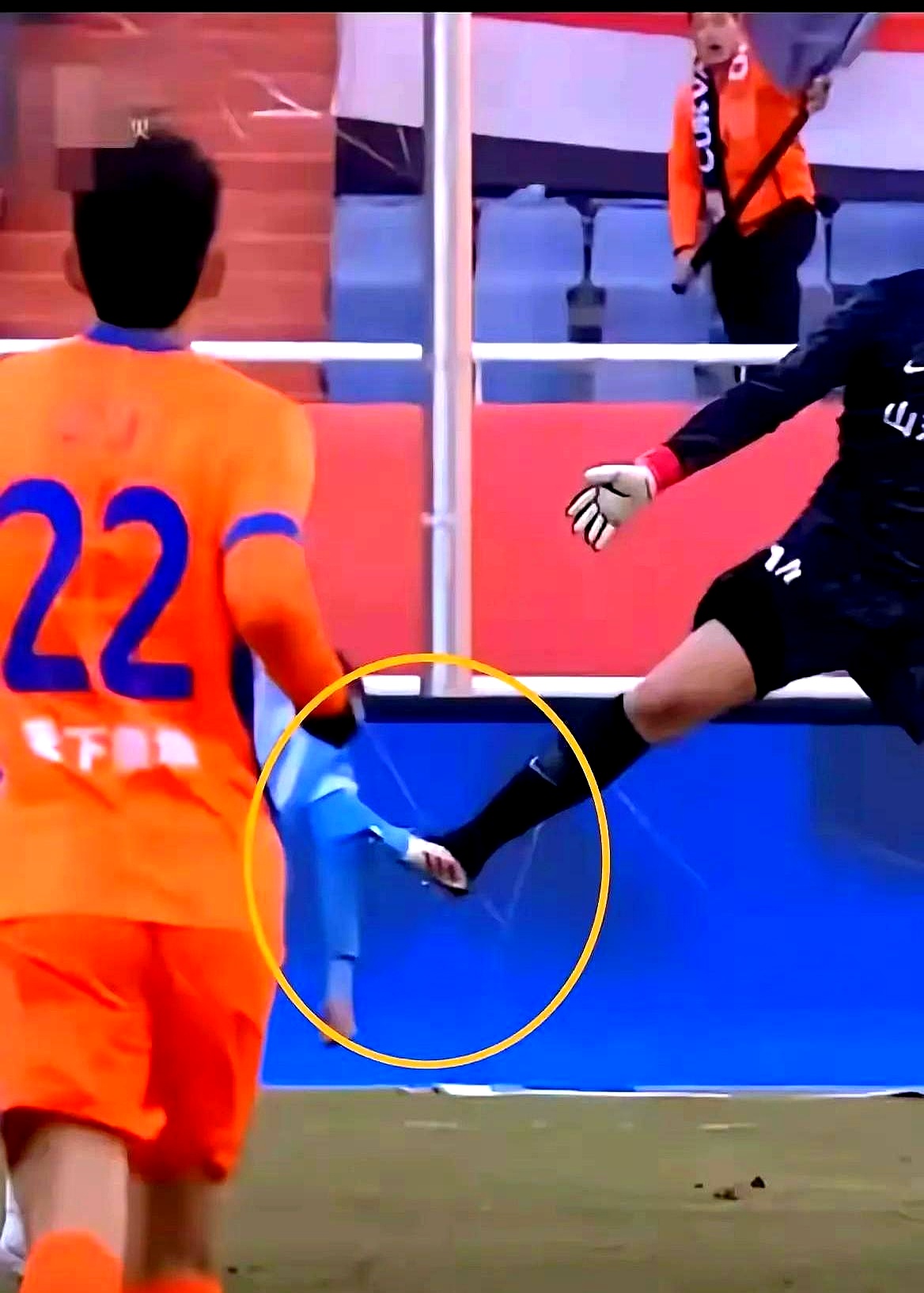 五大联赛点球判罚！VAR如何介入？的简单介绍